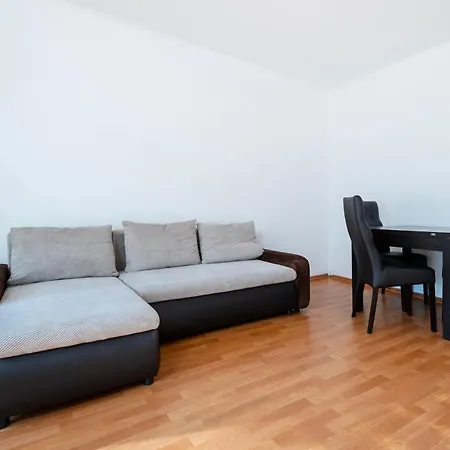 Niciarniana Homely *