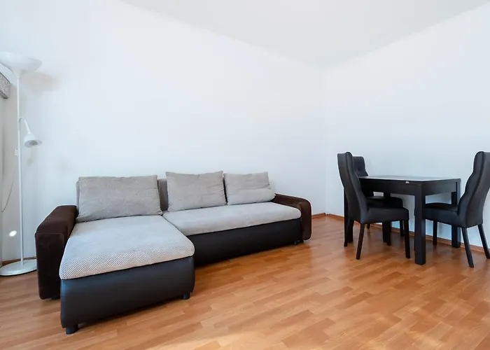 Niciarniana Homely *